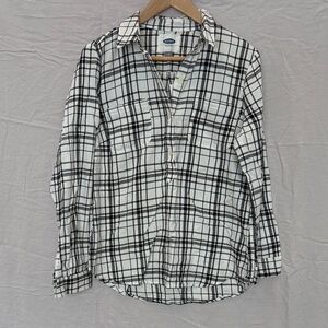 Old Navy Black and White Checkered Women’s flannel Shirt